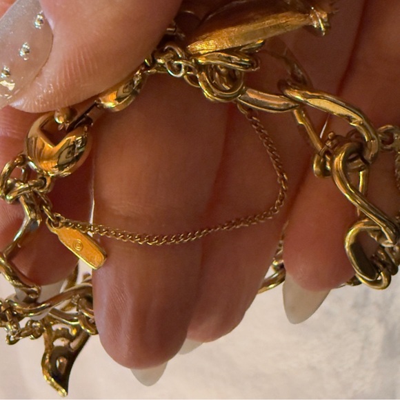 Vintage Gold Tone Monet Charm Bracelet Fish Christmas Snowman Sailboat Clover - Picture 14 of 15